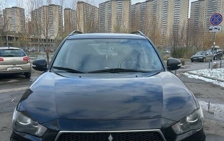 Mitsubishi Outlander III рестайлинг 3, 2011 год, 1 500 000 рублей, 2 фотография