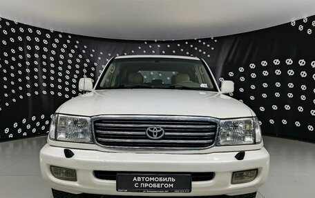 Toyota Land Cruiser 100 рестайлинг 2, 1999 год, 1 000 000 рублей, 2 фотография