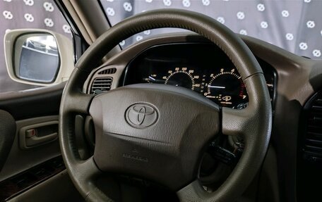 Toyota Land Cruiser 100 рестайлинг 2, 1999 год, 1 000 000 рублей, 17 фотография