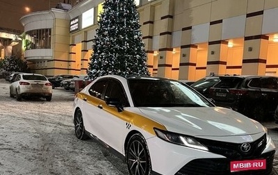 Toyota Camry, 2019 год, 1 950 000 рублей, 1 фотография