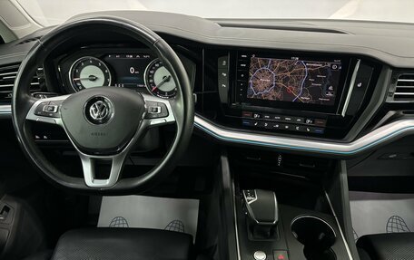 Volkswagen Touareg III, 2019 год, 4 650 000 рублей, 12 фотография