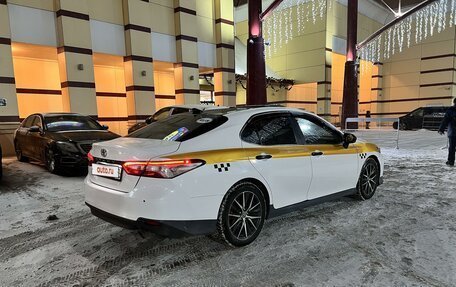 Toyota Camry, 2019 год, 1 950 000 рублей, 3 фотография