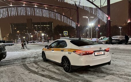 Toyota Camry, 2019 год, 1 950 000 рублей, 4 фотография