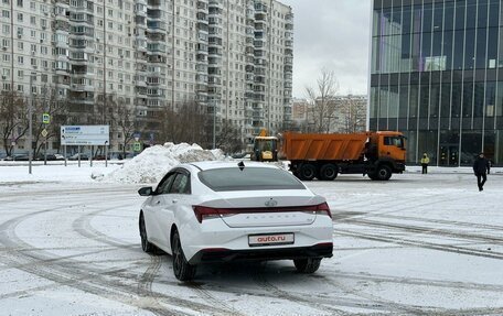 Hyundai Elantra, 2021 год, 1 730 000 рублей, 4 фотография