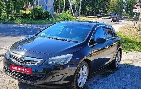 Opel Astra J, 2011 год, 780 000 рублей, 1 фотография