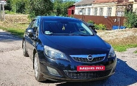 Opel Astra J, 2011 год, 780 000 рублей, 4 фотография