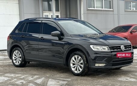 Volkswagen Tiguan II, 2018 год, 2 200 000 рублей, 3 фотография