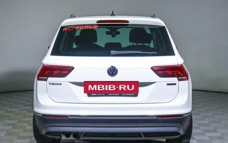 Volkswagen Tiguan II, 2019 год, 3 050 000 рублей, 6 фотография