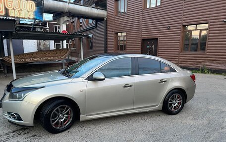 Chevrolet Cruze II, 2010 год, 800 000 рублей, 7 фотография