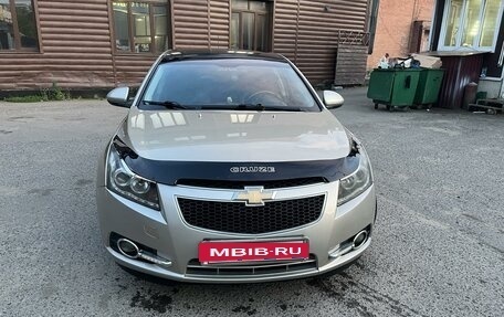 Chevrolet Cruze II, 2010 год, 800 000 рублей, 6 фотография