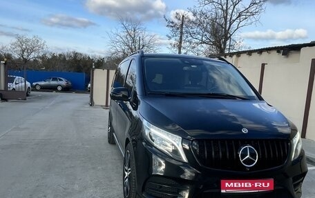 Mercedes-Benz V-Класс, 2018 год, 6 300 000 рублей, 1 фотография