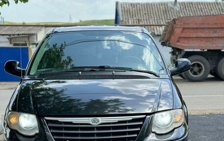 Chrysler Town & Country IV, 2004 год, 1 250 000 рублей, 17 фотография