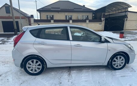 Hyundai Solaris II рестайлинг, 2012 год, 700 000 рублей, 4 фотография