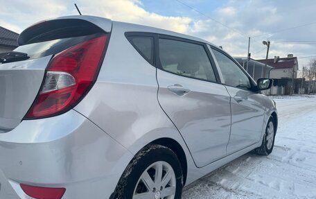 Hyundai Solaris II рестайлинг, 2012 год, 700 000 рублей, 7 фотография