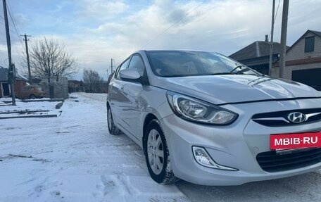 Hyundai Solaris II рестайлинг, 2012 год, 700 000 рублей, 9 фотография