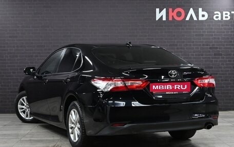 Toyota Camry, 2019 год, 2 940 000 рублей, 6 фотография