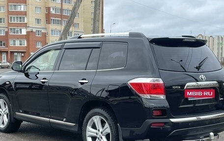 Toyota Highlander III, 2012 год, 1 755 000 рублей, 4 фотография