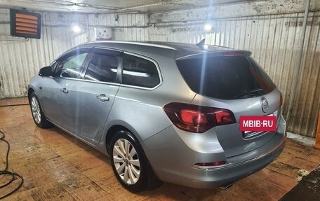 Opel Astra J, 2012 год, 650 000 рублей, 2 фотография