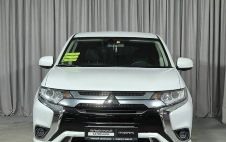 Mitsubishi Outlander III рестайлинг 3, 2022 год, 3 099 000 рублей, 2 фотография