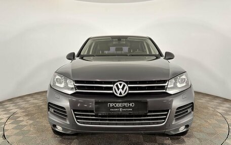 Volkswagen Touareg III, 2011 год, 1 850 000 рублей, 2 фотография