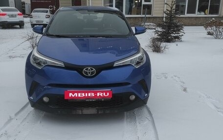 Toyota C-HR I рестайлинг, 2019 год, 3 000 000 рублей, 4 фотография