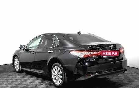 Toyota Camry, 2020 год, 3 390 000 рублей, 7 фотография