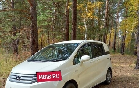 Honda Freed I, 2011 год, 1 200 000 рублей, 2 фотография