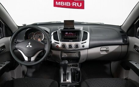 Mitsubishi L200 IV рестайлинг, 2011 год, 1 350 000 рублей, 24 фотография