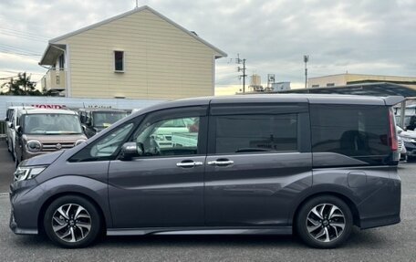 Honda Stepwgn IV, 2019 год, 1 750 000 рублей, 4 фотография
