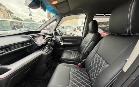Honda Stepwgn IV, 2019 год, 1 750 000 рублей, 5 фотография