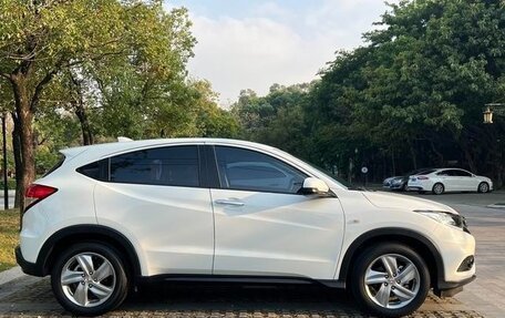 Honda Vezel, 2020 год, 1 115 000 рублей, 4 фотография