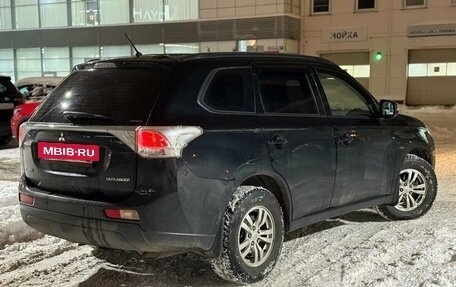 Mitsubishi Outlander III рестайлинг 3, 2013 год, 1 450 000 рублей, 4 фотография