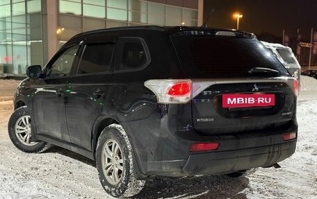 Mitsubishi Outlander III рестайлинг 3, 2013 год, 1 450 000 рублей, 6 фотография