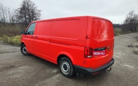 Volkswagen Transporter T6 рестайлинг, 2021 год, 4 600 000 рублей, 4 фотография