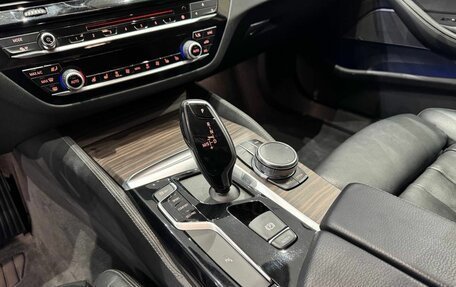 BMW 5 серия, 2018 год, 3 697 000 рублей, 14 фотография