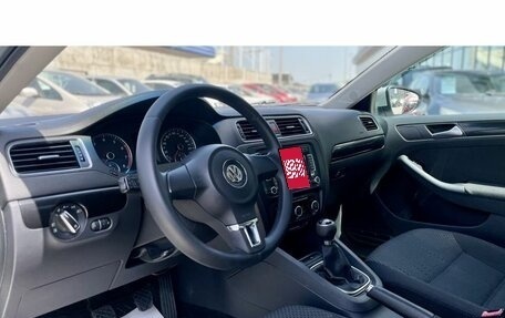 Volkswagen Jetta VI, 2011 год, 1 087 000 рублей, 9 фотография