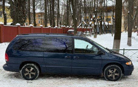 Plymouth Voyager III, 2000 год, 315 000 рублей, 2 фотография