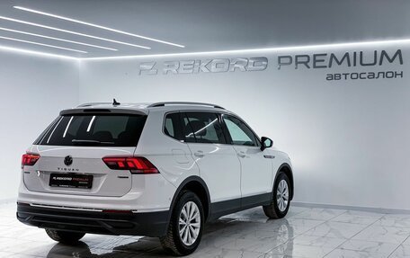 Volkswagen Tiguan II, 2023 год, 4 999 000 рублей, 8 фотография