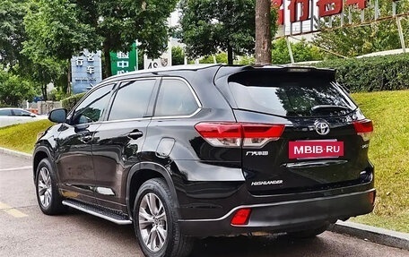 Toyota Highlander III, 2020 год, 3 000 000 рублей, 4 фотография