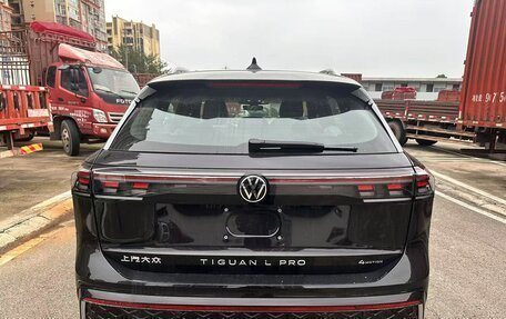 Volkswagen Tiguan, 2024 год, 6 490 000 рублей, 6 фотография