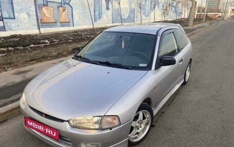 Mitsubishi Colt VI рестайлинг, 2000 год, 450 000 рублей, 1 фотография