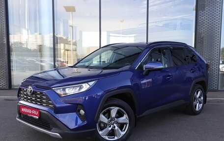 Toyota RAV4, 2021 год, 3 590 000 рублей, 1 фотография