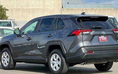 Toyota RAV4, 2023 год, 5 353 000 рублей, 4 фотография