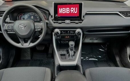 Toyota RAV4, 2023 год, 5 353 000 рублей, 10 фотография