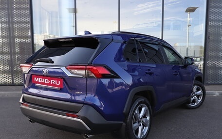 Toyota RAV4, 2021 год, 3 590 000 рублей, 2 фотография