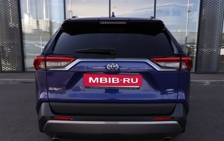 Toyota RAV4, 2021 год, 3 590 000 рублей, 4 фотография