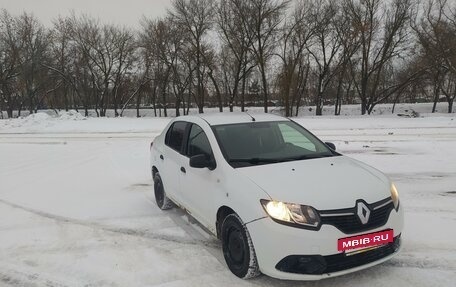 Renault Logan II, 2016 год, 560 000 рублей, 3 фотография