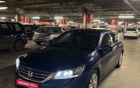 Honda Accord IX рестайлинг, 2013 год, 2 200 000 рублей, 18 фотография