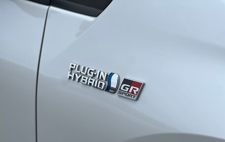 Toyota Prius IV XW50, 2018 год, 2 090 000 рублей, 9 фотография