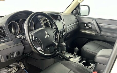 Mitsubishi Pajero IV, 2015 год, 2 875 000 рублей, 11 фотография